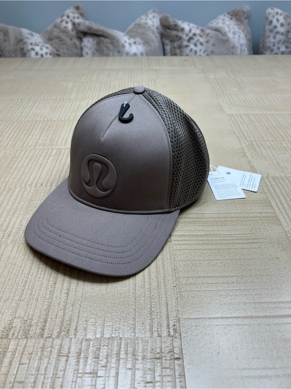 NWT LULULEMON TRUCKER HAT